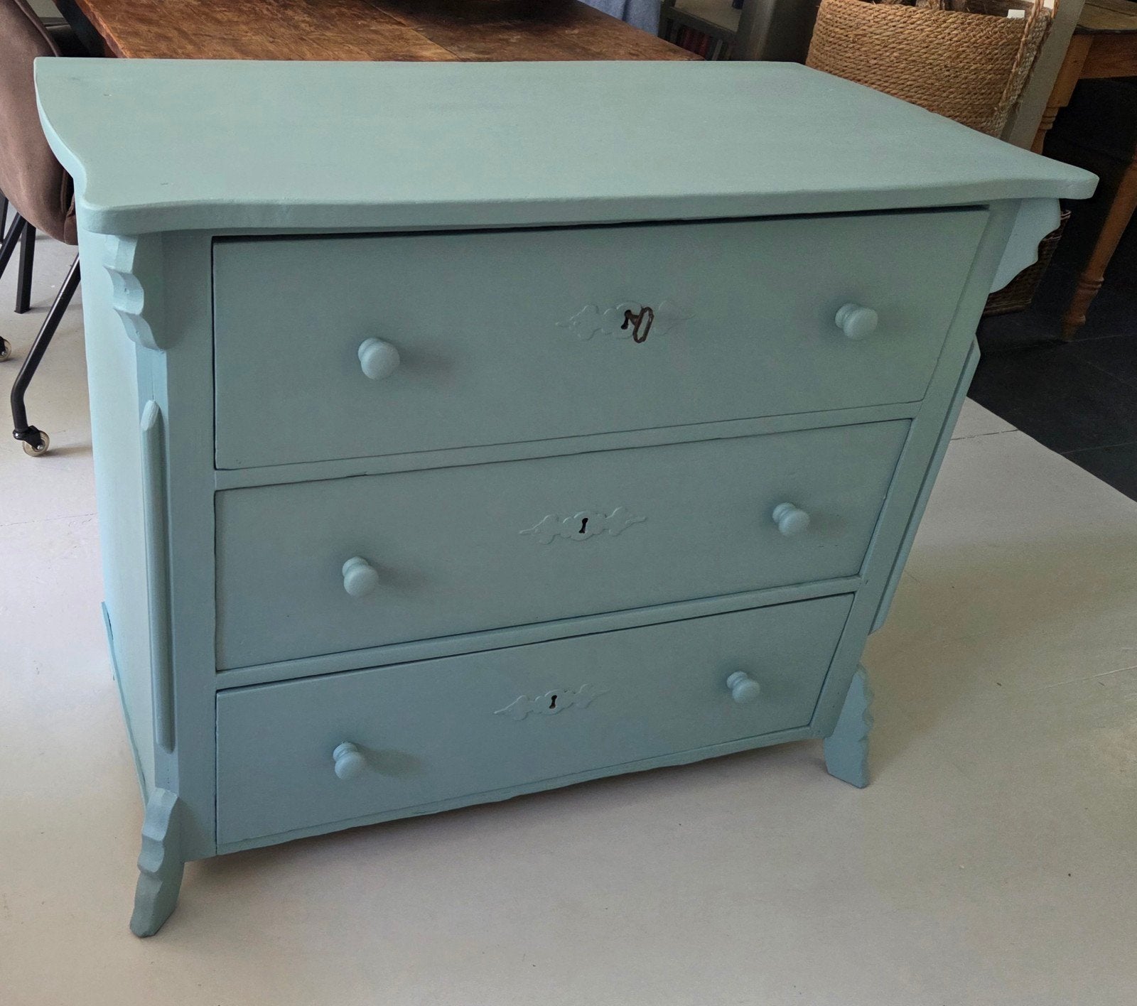 Stevige oude Brocante houten ladekast of commode, Ophalen