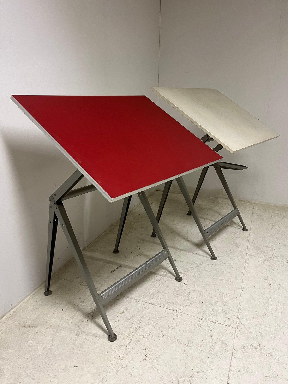 2x Ahrend de Cirkel tekentafels., Ophalen, Gebruikt, Minder dan 130 cm