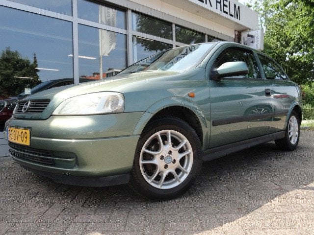 Opel Astra 1.6 GL, Auto's, Opel, Stof, Zwart, 4 cilinders, Airbags