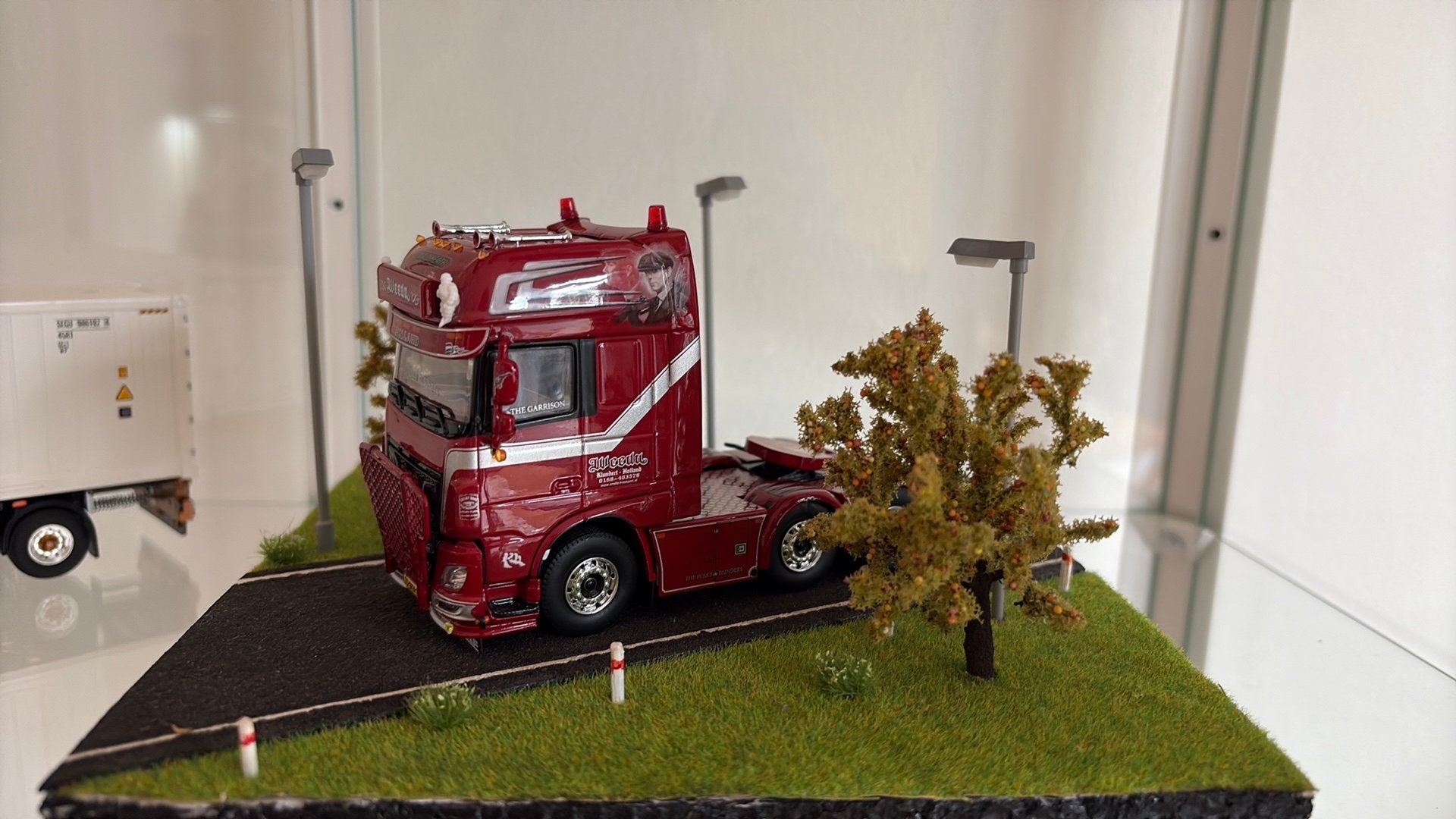 Weeda peaky blinders, Hobby en Vrije tijd, Ophalen, Zo goed als nieuw, Bus of Vrachtwagen, Tekno