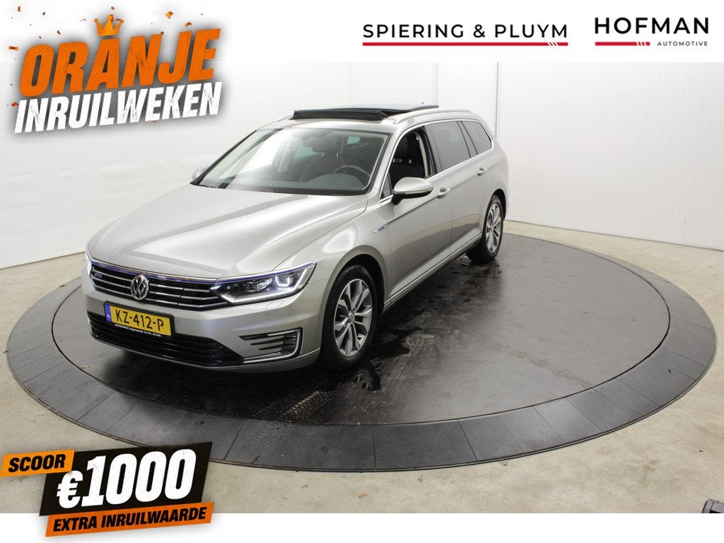 Volkswagen Passat GTE Virtual Pano Leer Camera Trekh, 4 cilinders, Hybride Elektrisch/Benzine, 1600 kg, 93 €/maand