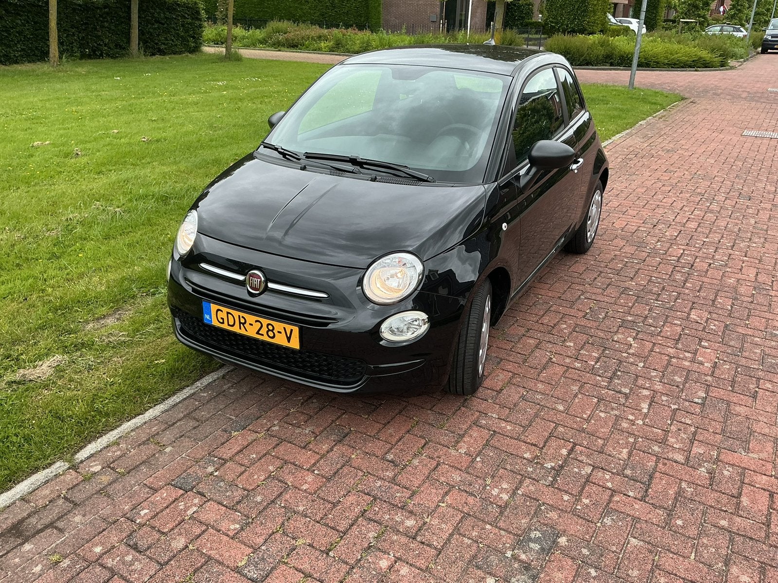 Fiat 500 1.0 70pk Hybrid 2024 Zwart, Auto's, Fiat, Voorwielaandrijving, 4 stoelen, Zwart, Origineel Nederlands