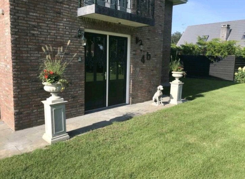 Betonnen zuilen en pilaren met bijpassende ronde potten, Ophalen, Nieuw