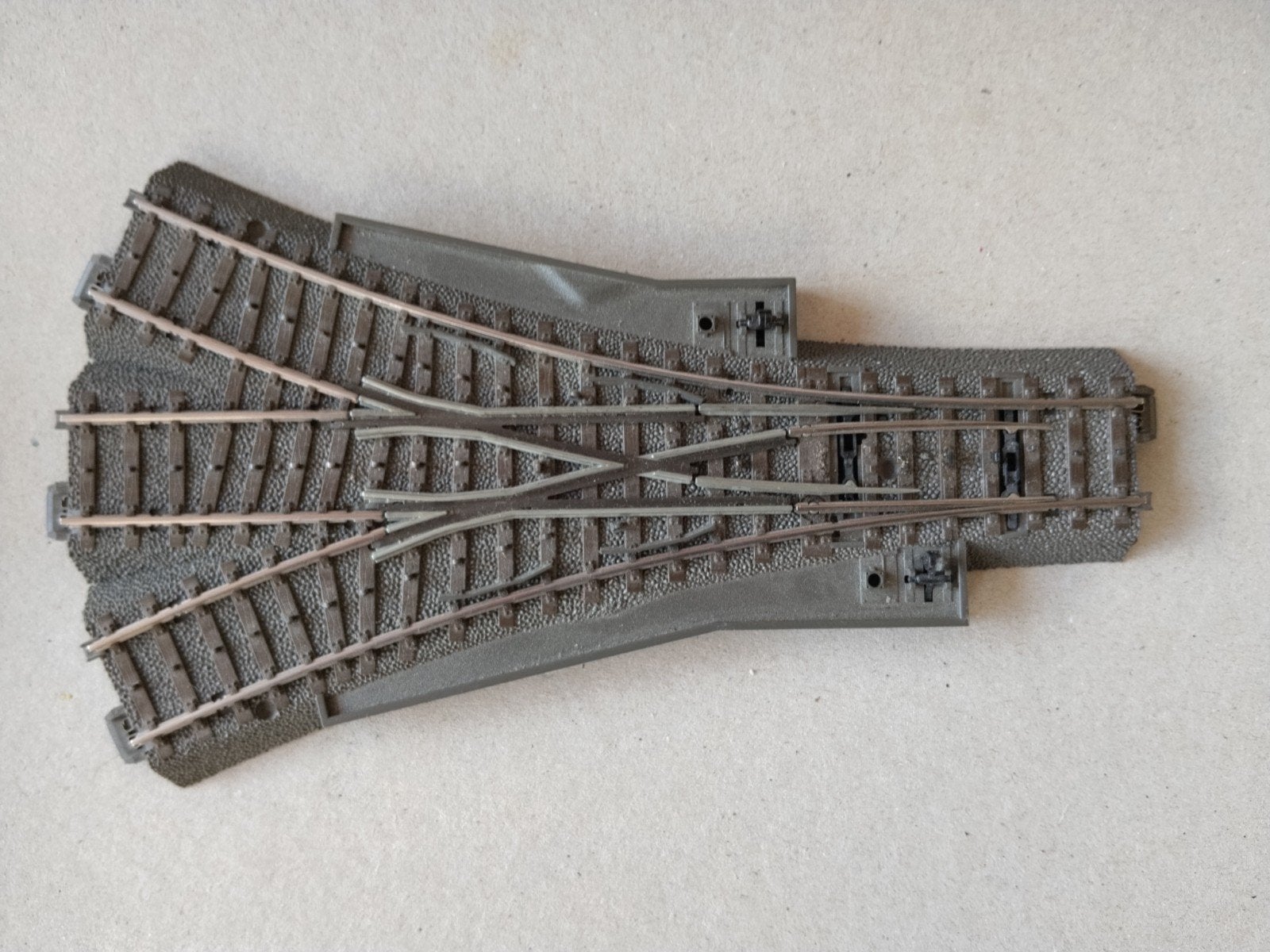 Märklin 24630 3-weg wissel, Hobby en Vrije tijd, Modeltreinen | H0, Ophalen of Verzenden, Wisselstroom, Rails, Märklin