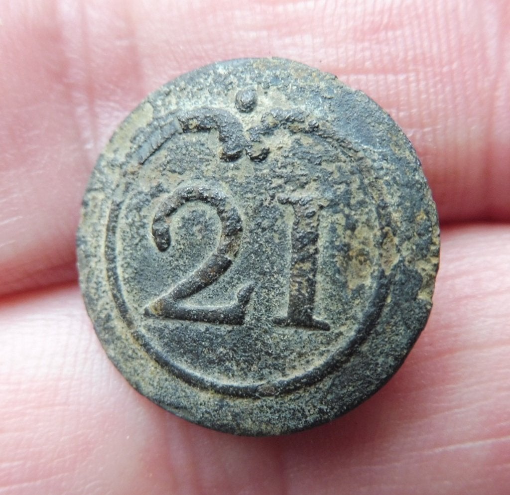 Franse uniformknoop Napoleon 21e Reg. Bergen op Zoom 1814, Verzenden, Landmacht, Nederland, Overige typen