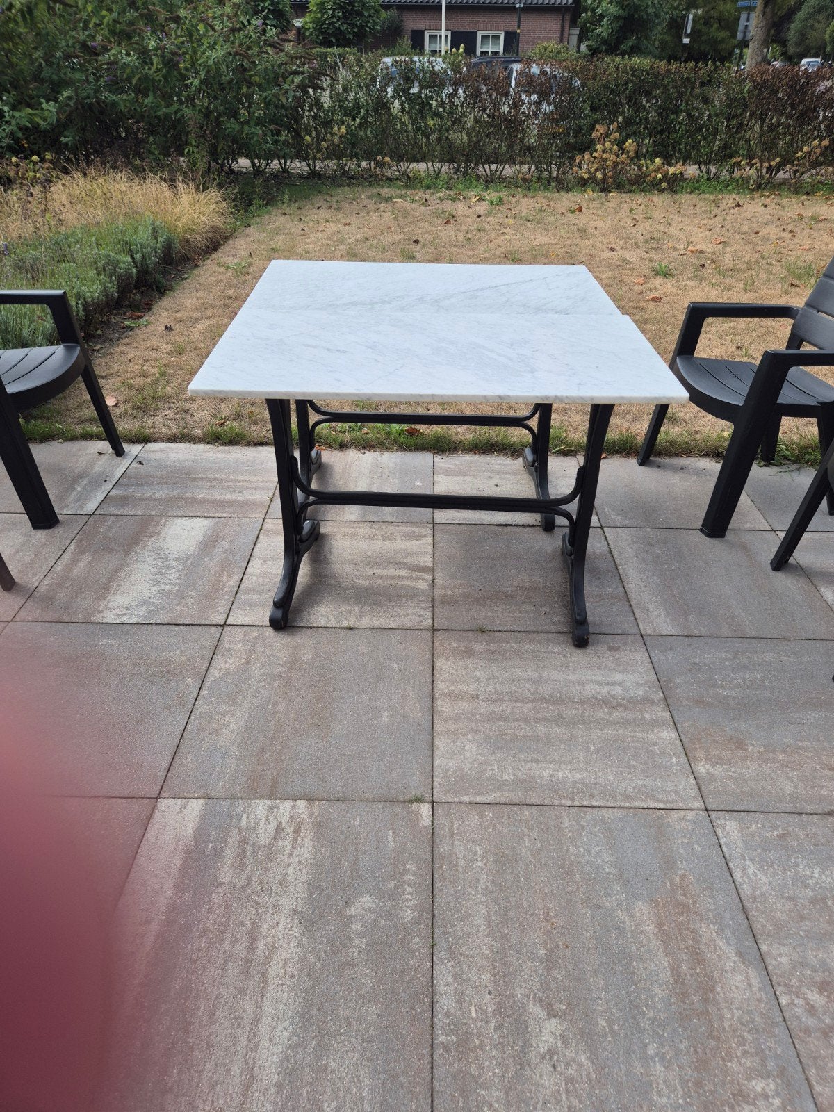 twee marmeren tuintafels met houten onderstellen, Ophalen of Verzenden, Rechthoekig, Hout