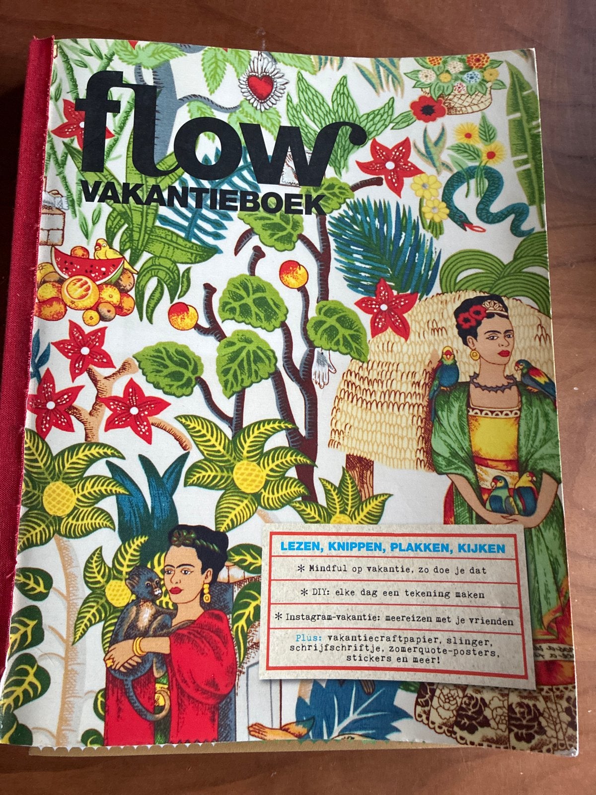 Flow Vakantieboek - Creatief lees- en knutselplezier, Ophalen of Verzenden, Zo goed als nieuw
