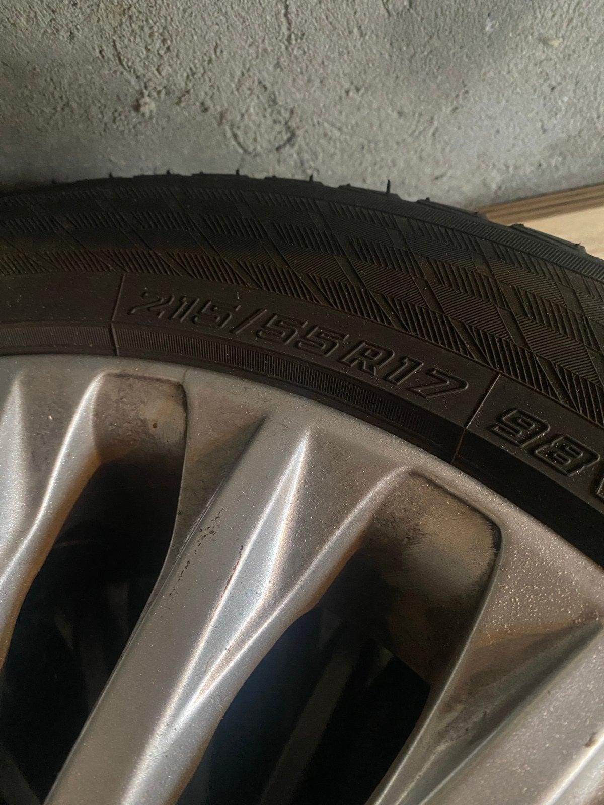 Ford lichtmetalen velgen met winterbanden 17 inch 5x108, Ophalen, Banden en Velgen, 17 inch, Winterbanden