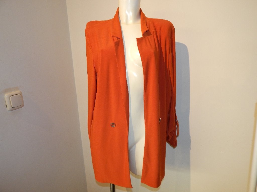 Joseph Ribkoff langer jasje oranje tint zilveren hardwareD44