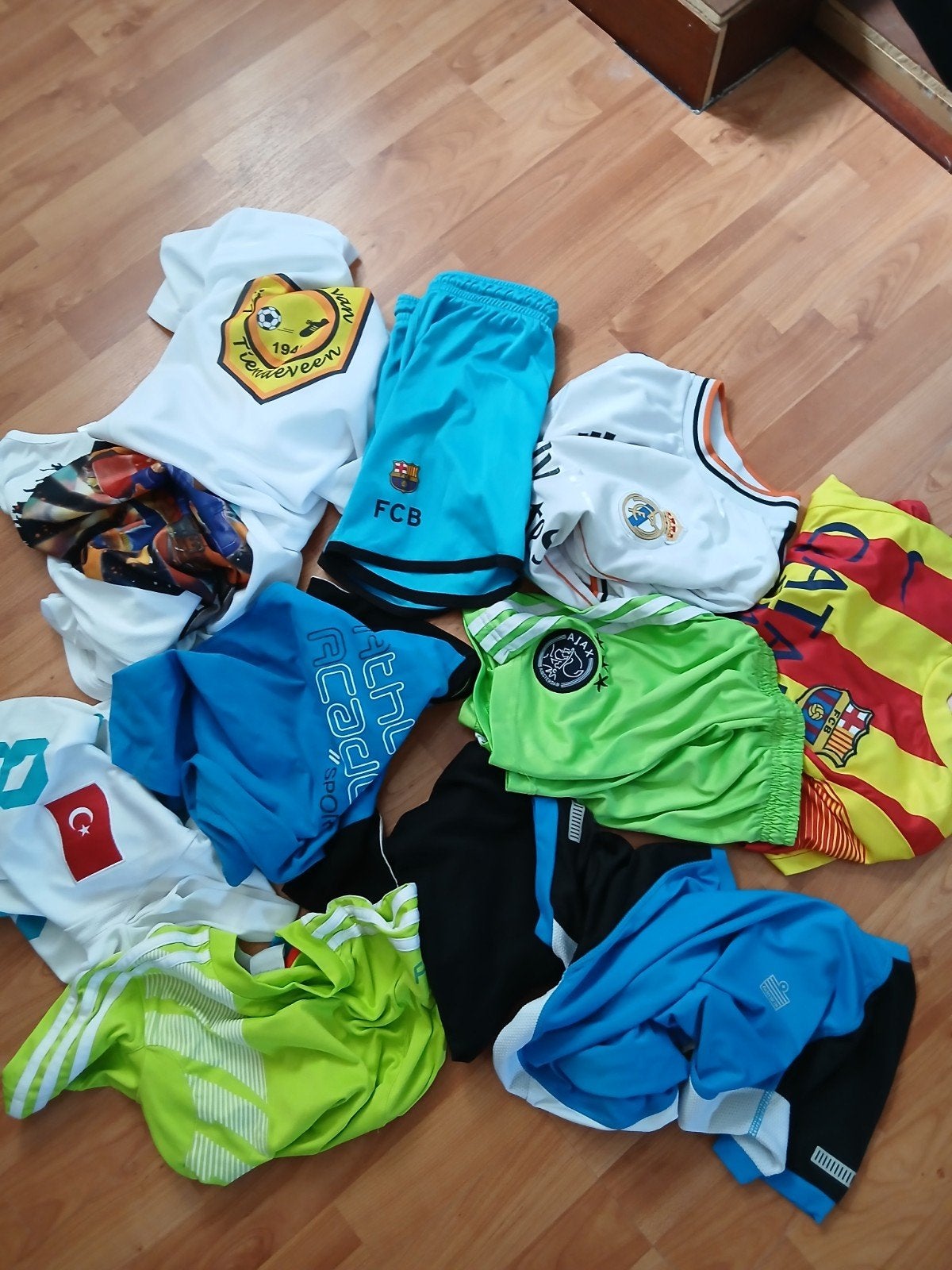Diverse Kinder Sportshirts - Voetbalshirts en meer, Ophalen of Verzenden, Gebruikt, Diverse, Jongen of Meisje