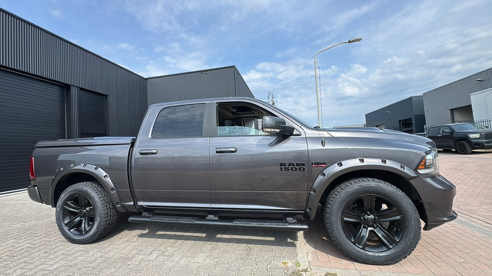 Dodge Ram 20 inch black-opps velgen (2009-2018), Ophalen, Gebruikt, Velg(en), Terreinwagen