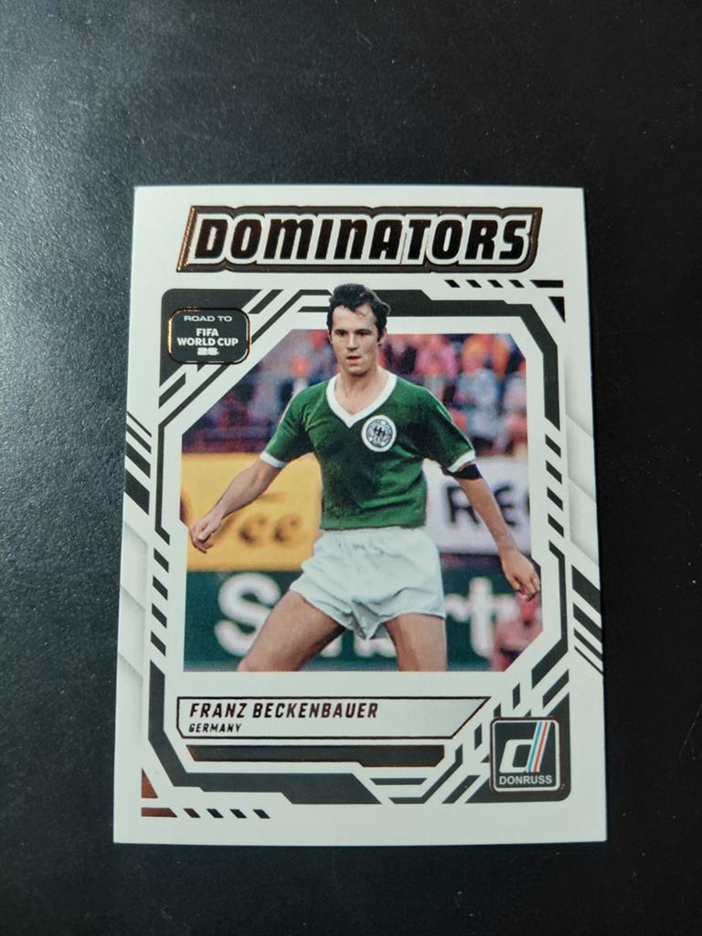 Franz beckenbauer dominators (panini donruss wk 2026), Verzamelen, Ophalen of Verzenden, Nieuw, Buitenlandse clubs, Poster, Plaatje of Sticker