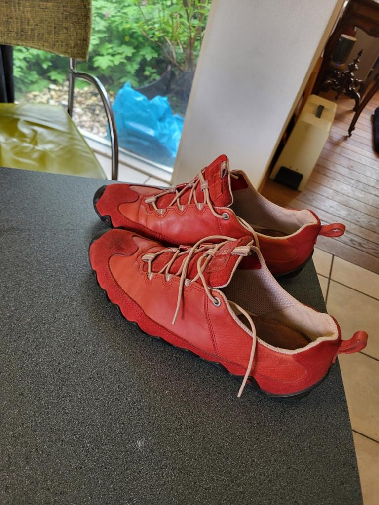 Leren Ecco sneakers rood maat 42, Kleding | Dames, Schoenen, Ecco, Ophalen of Verzenden, Sneakers of Gympen, Gedragen