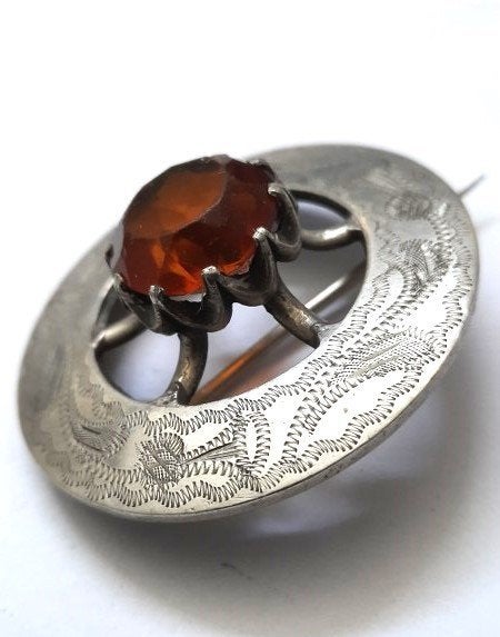 Prachtige vintage Schotse broche met hoge Cairngorm steen, Sieraden, Tassen en Uiterlijk, Ophalen, Overige materialen, Broche