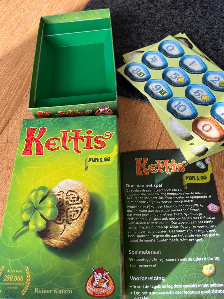 Keltis Fun & Go Spel - Reiner Knizia, Drie of vier spelers, Ophalen of Verzenden, Zo goed als nieuw, Reisspel