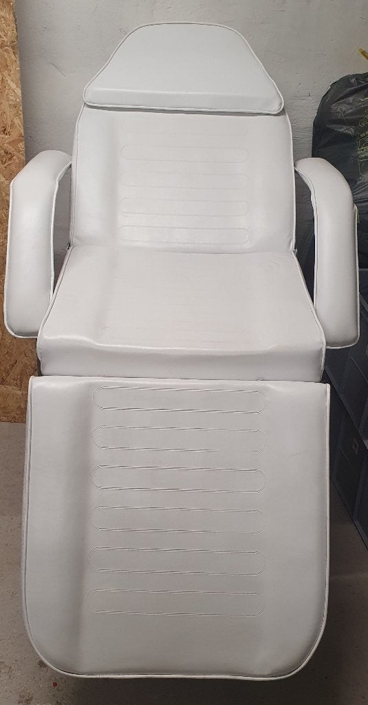 Te koop massage tafel in goede staat, Sport en Fitness, Massageproducten, Ophalen, Zo goed als nieuw, Massagetafel