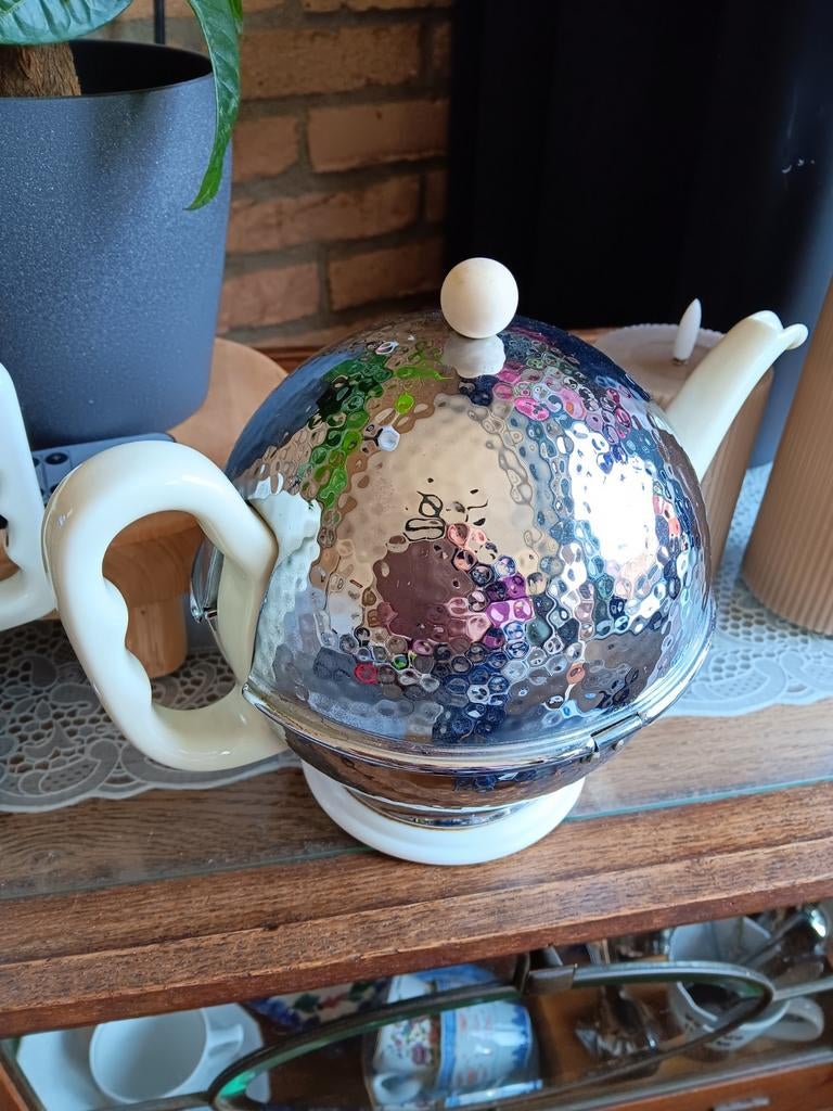 Oude theepot, Ophalen
