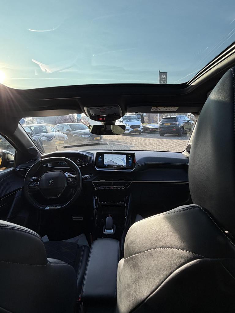 Peugeot e-208 EV GT Pack 50 kWh SOH 92% | PANORAMADAK| MULTI, 136 pk, Gebruikt, 351 km, Automatische klimaatregeling