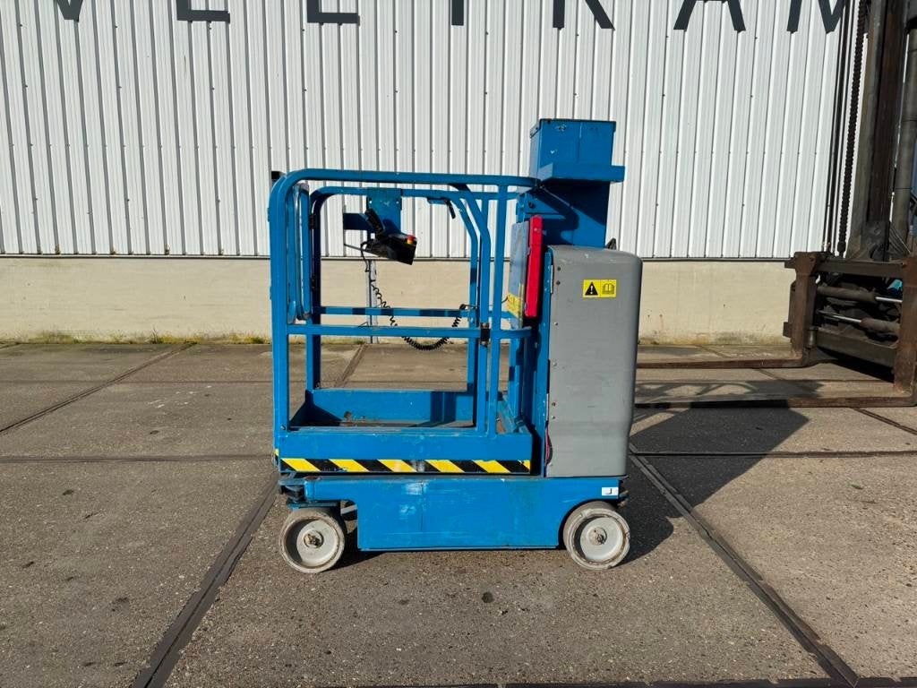 Genie GRC 12 Mast Hoogwerker (bj 2016), Zakelijke goederen, Machines en Bouw | Liften, Steigers en Ladders