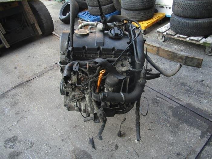 Motor van een Volkswagen Passat, Gebruikt, -, -, -