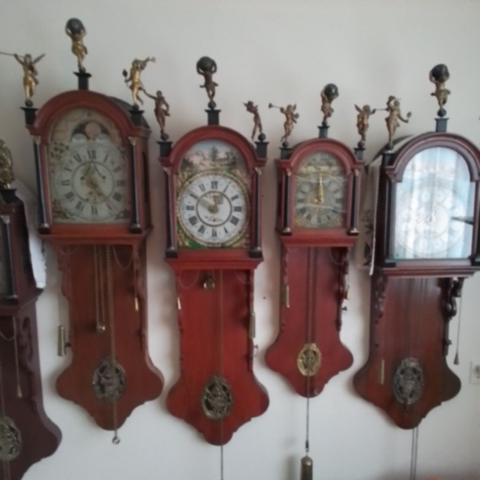 frieseklokken 10 stuks 100 perstuk, Ophalen of Verzenden