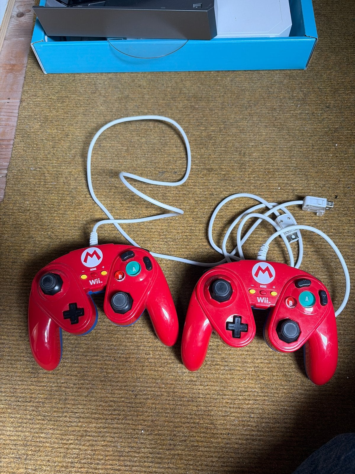 2x Mario Wii GameCube-stijl controllers, Ophalen of Verzenden, Gebruikt, Met 2 controllers