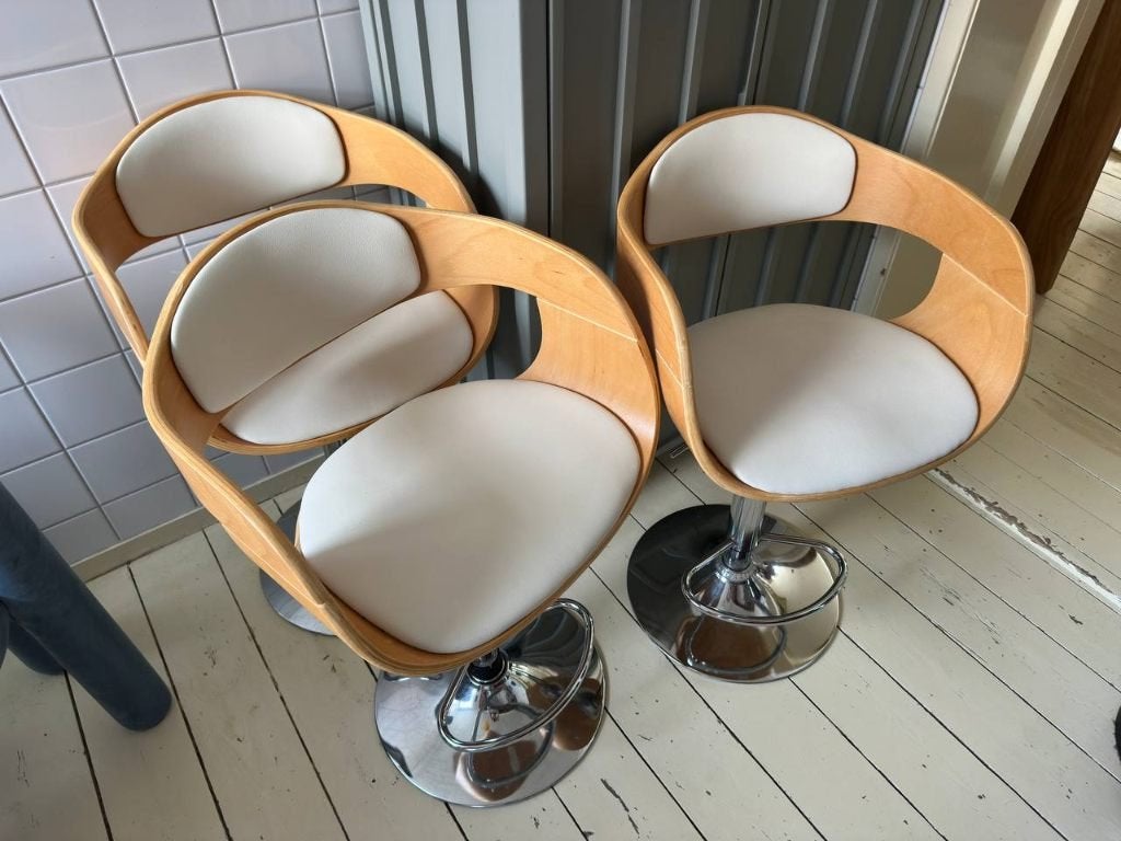 3 Wooden High Stools, Gebruikt, 90 cm of meer, In hoogte verstelbaar, 3 krukken