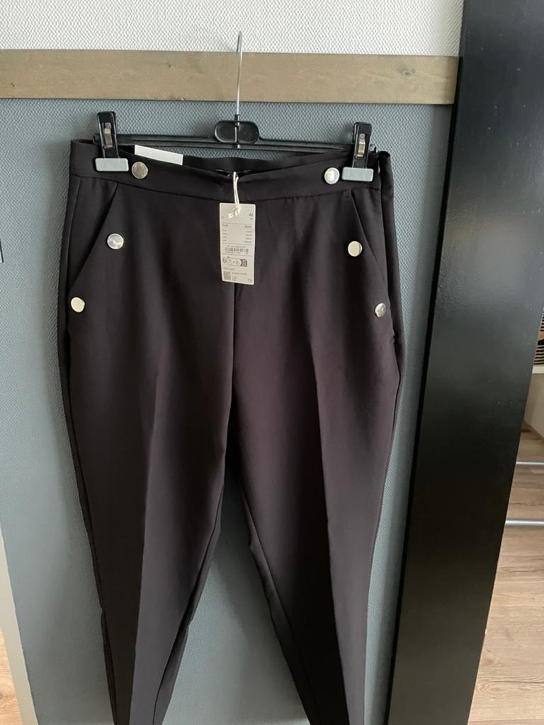 Nieuw, zwarte taille pantalon, 42, Kleding | Dames, Broeken en Pantalons, Zwart, Maat 42/44 (L), Nieuw, Ophalen of Verzenden