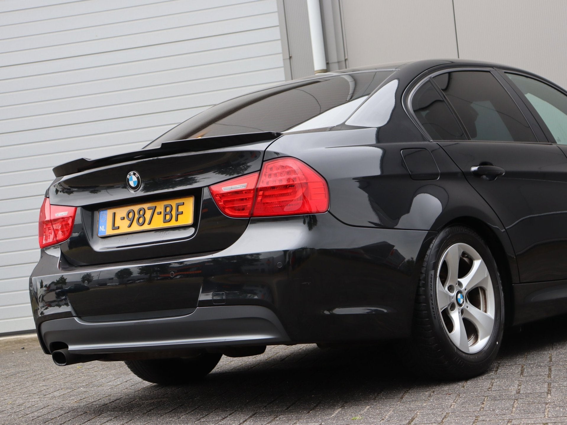 Foto 9 van BMW 3-serie 320i Executive M-sport airco LM cruise