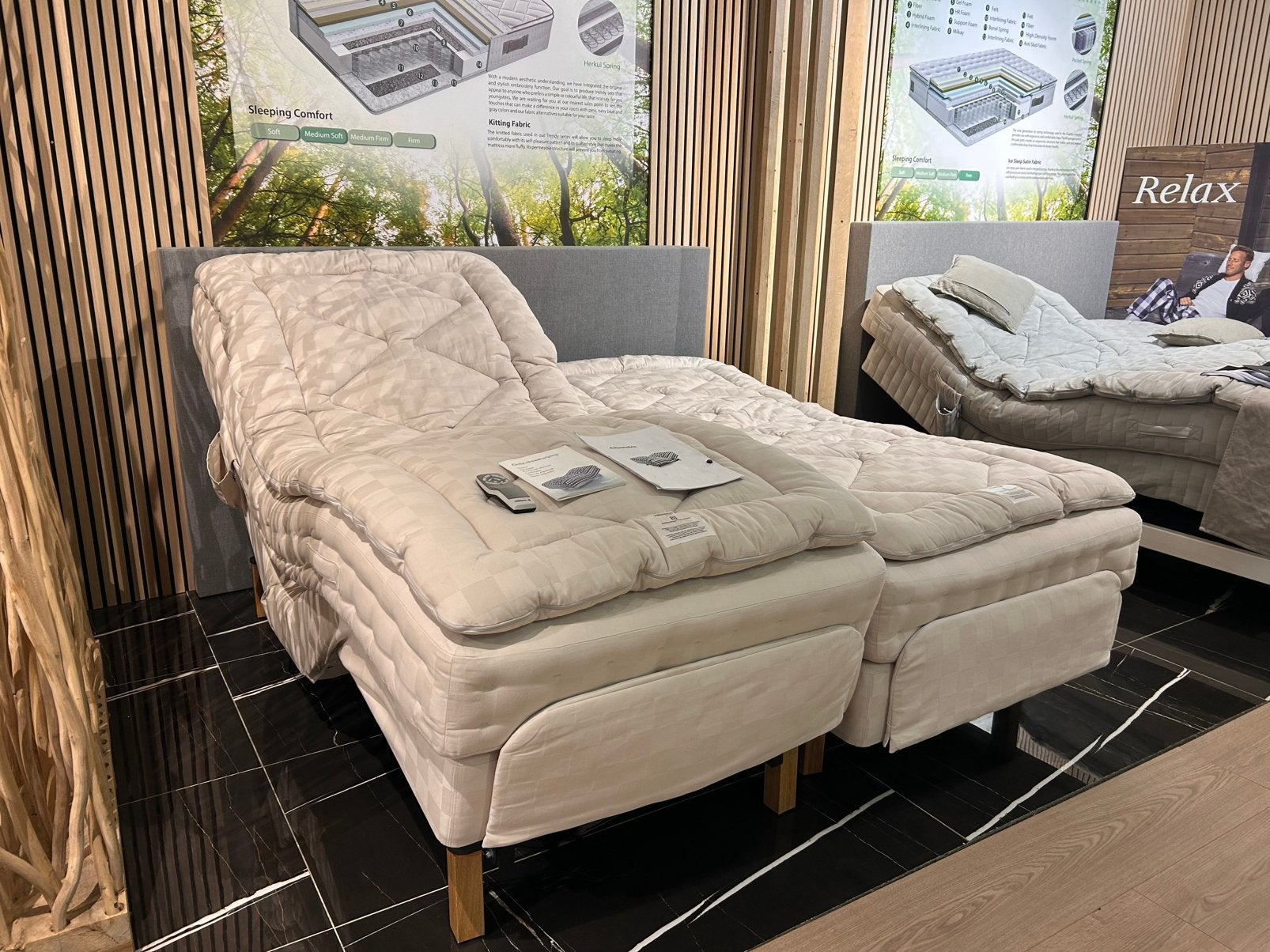 Hastens adjustable BJ 180x210 Zeer Luxe Uitvoering showm., Huis en Inrichting, Banken | Sofa's en Chaises Longues, Zo goed als nieuw