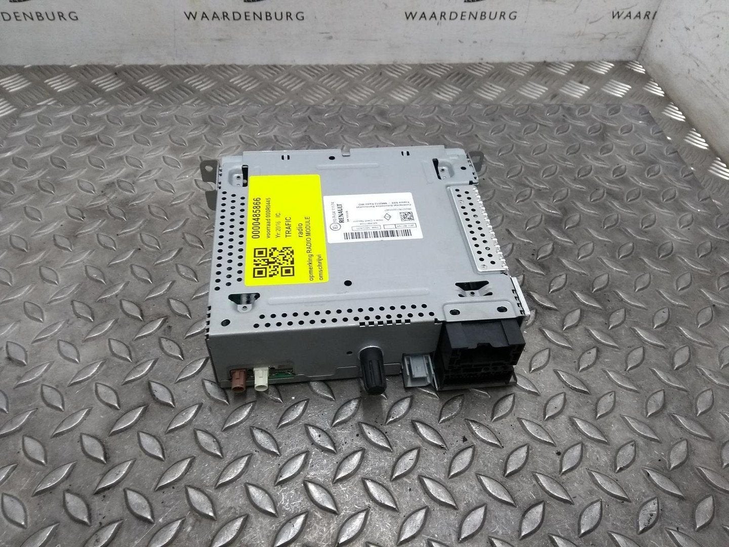RENAULT TRAFIC RADIO 2016, Ophalen of Verzenden, Gebruikt, ARN erkend