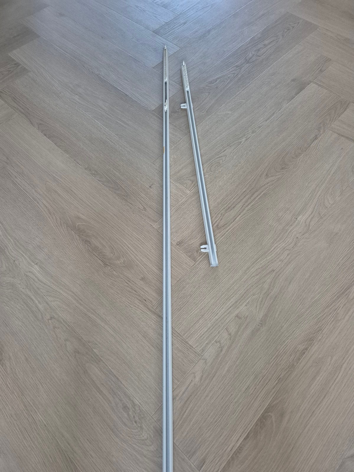 Gordijnrails - 2 stuks, Ophalen, Inclusief montageonderdelen, Gebruikt, Overige merken