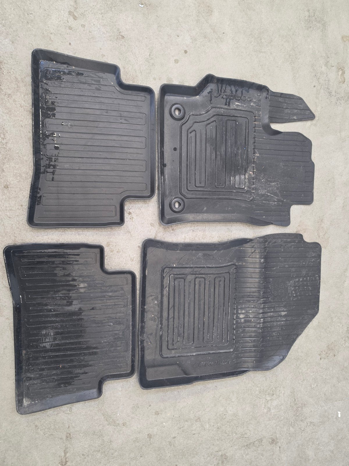 Originele Toyota Corolla rubberen mattenset, Ophalen of Verzenden, Zo goed als nieuw