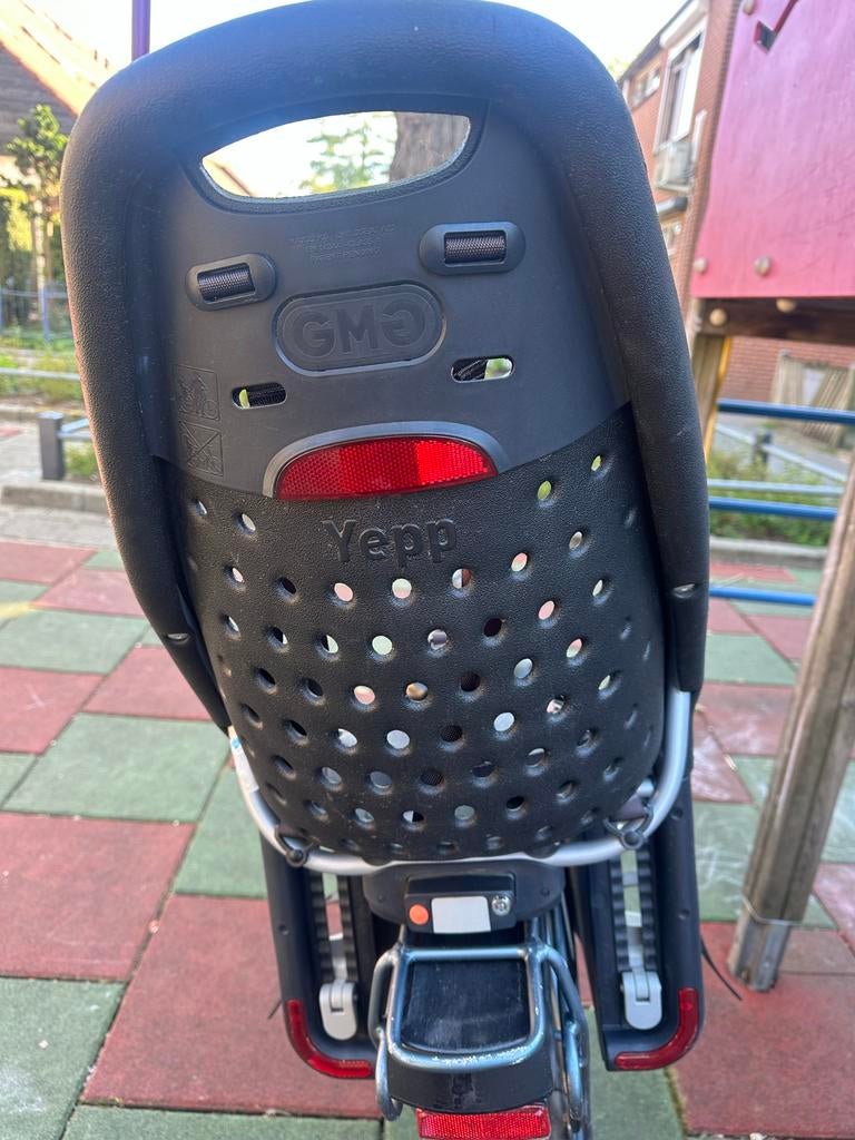 Yepp Achterzitje Fiets - Zwart, Inclusief Voetsteuntjes, Ophalen, Achterzitje, 9 t/m 36 kg, Gebruikt