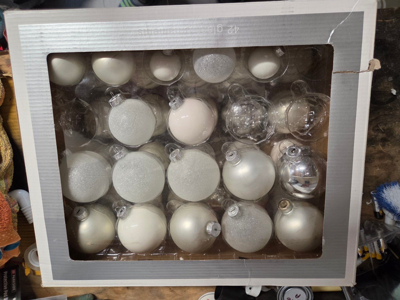 kerstballen teab, Ophalen