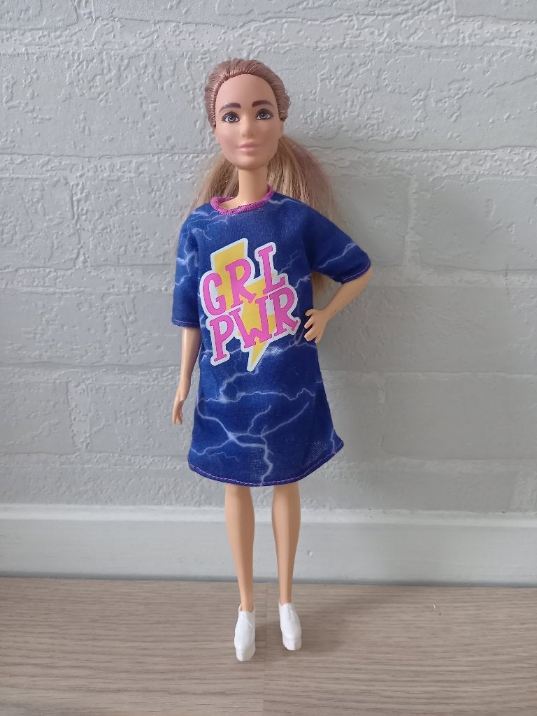 Barbie kleertjes set 32, Kinderen en Baby's, Verzenden, Zo goed als nieuw, Barbie
