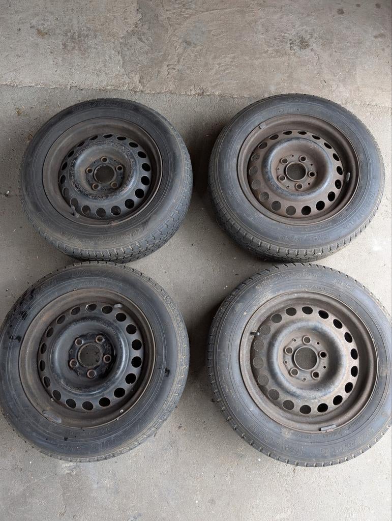 Gebruikte banden en velgen - Mercedes-Benz, Auto-onderdelen, Banden en Velgen, Banden en Velgen, Zomerbanden, 15 inch, 195 mm