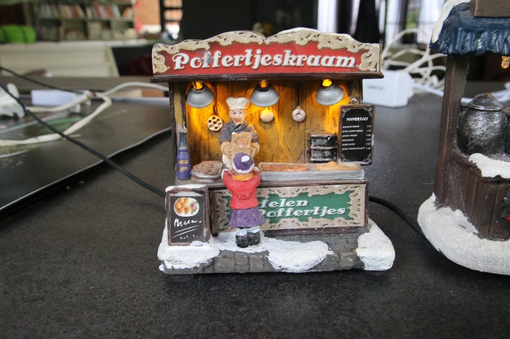 2 marktkraampjes voor een kerstdorp, Ophalen of Verzenden, Gebruikt