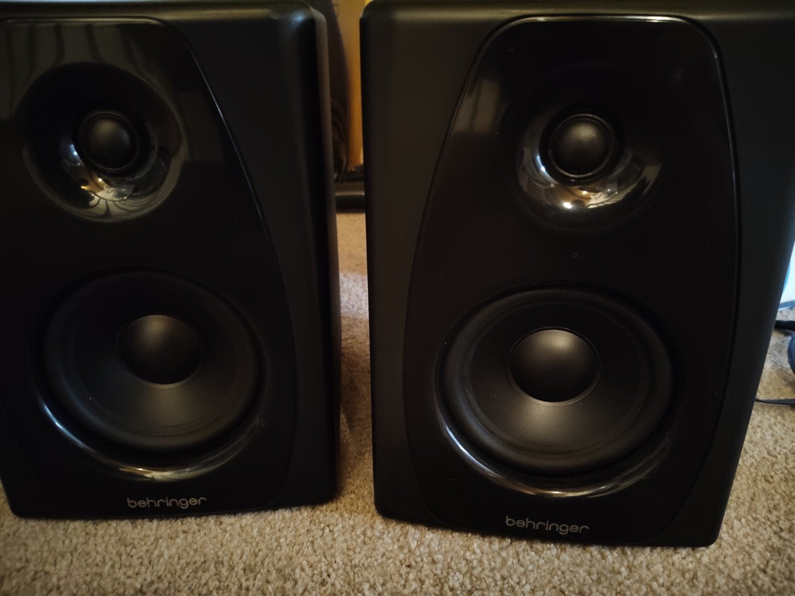Behringer actieve studio monitoren, Verzenden, Zo goed als nieuw, AUX-ingang, 150 watt of meer