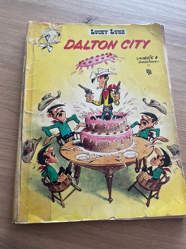 Lucky Luke - Dalton City - Stripboek uit 1970, Boeken, Stripboeken, Eén stripboek, Ophalen of Verzenden, Gelezen