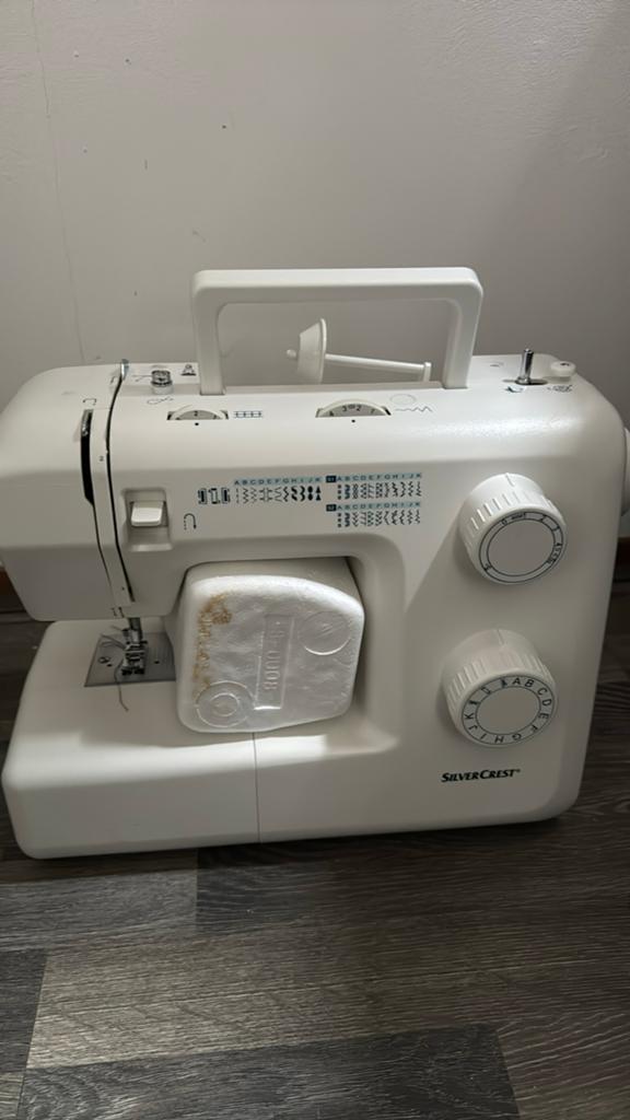 Naaimachine zo goed als nieuw, Hobby en Vrije tijd, Naaimachines en Toebehoren, Ophalen of Verzenden, Zo goed als nieuw, Naaimachine