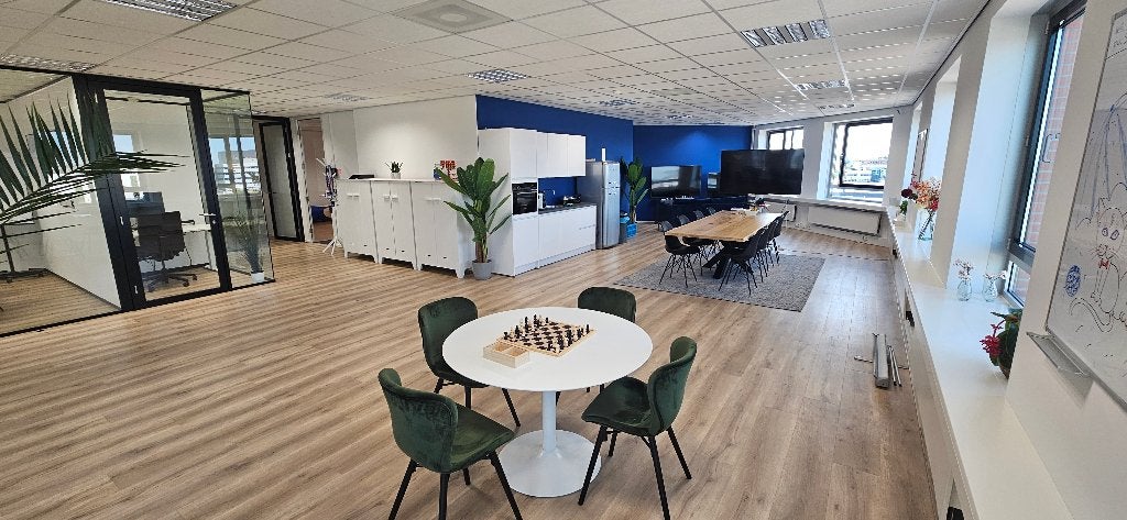 Kantoorruimte 237 m² + 4 parkeerplaatsen, Utrecht, 237 m², Huur, Bedrijfsruimte