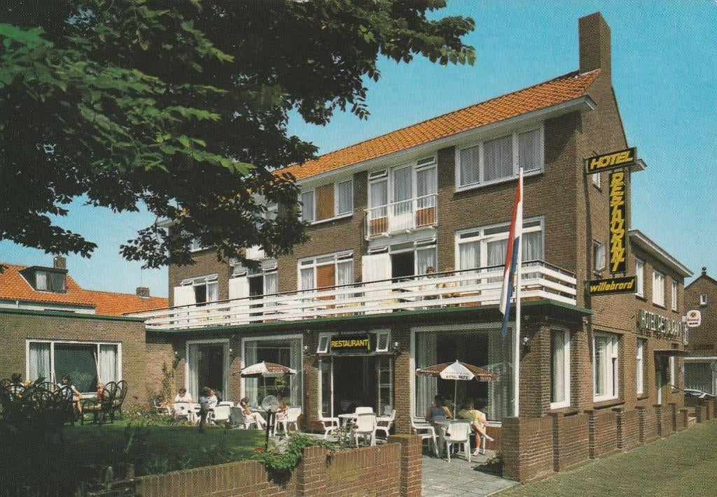 ZOUTELANDE Hotel Willebrord, Verzamelen, Ansichtkaarten | Nederland, Ongelopen, Zeeland, 1980 tot heden, Verzenden