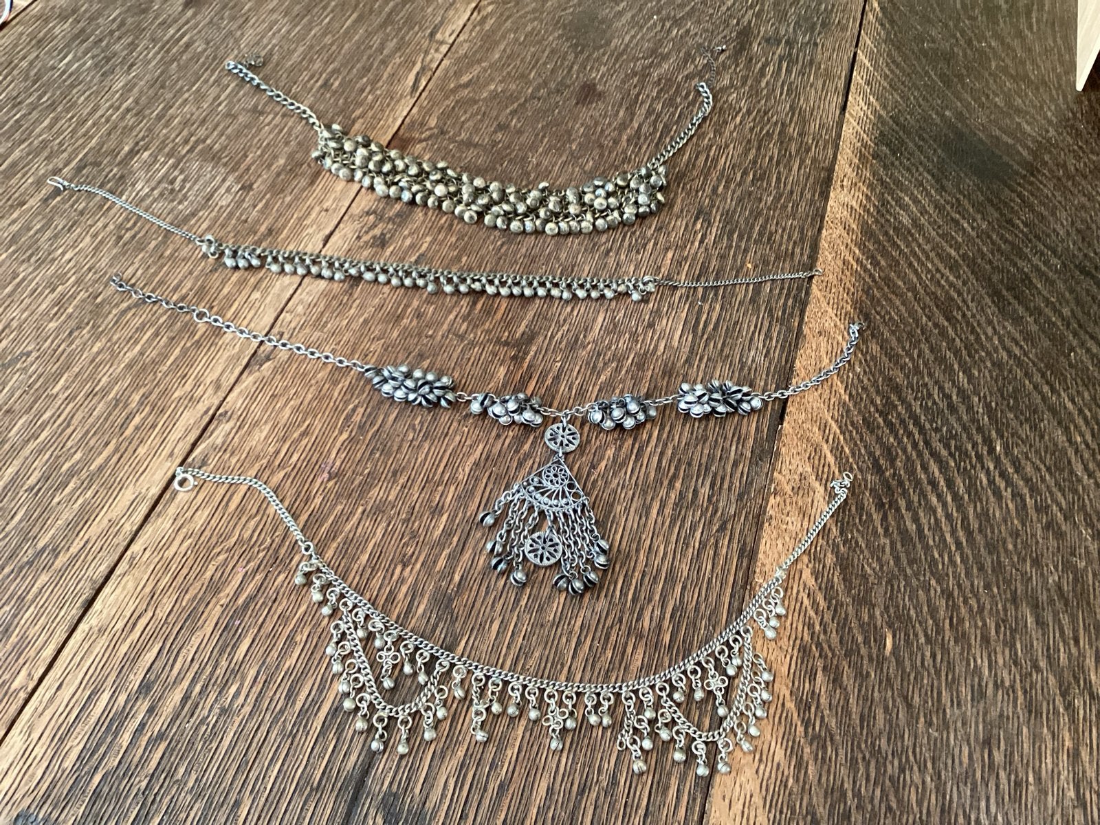 Oosterse kettingen met belletjes per stuk € 10, Sieraden, Tassen en Uiterlijk, Gebruikt, Ophalen of Verzenden, Zilver, Overige materialen