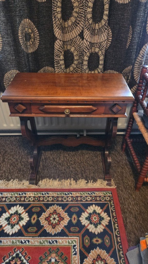 Bij zet tafel, Ophalen