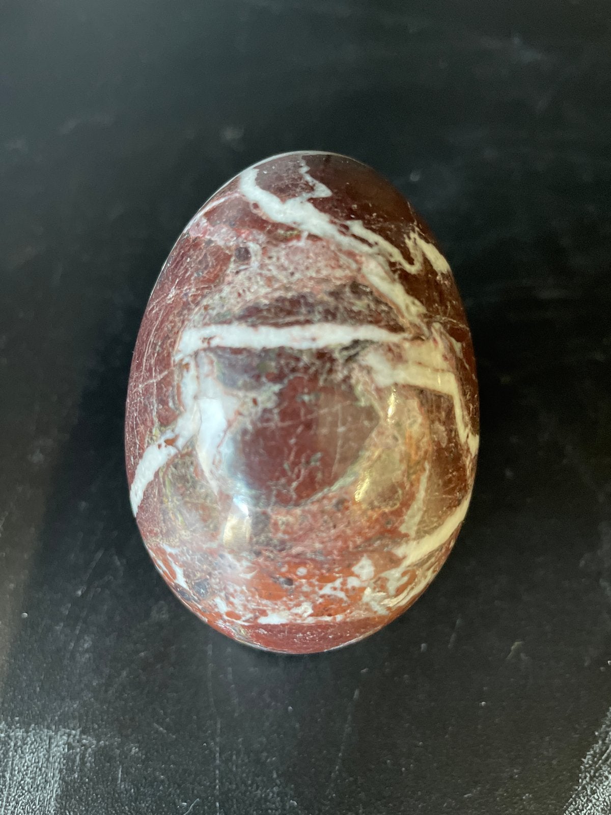 Decoratief marmeren ei - Rood met witte aders, Ophalen of Verzenden, Gebruikt