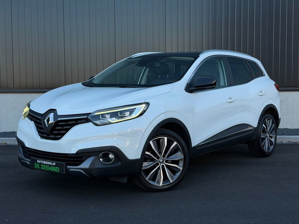 Renault Kadjar 1.2 TCe Bose|Panoramadak|Navi|Nieuw APK, Voorwielaandrijving, Kadjar, Gebruikt, Wit