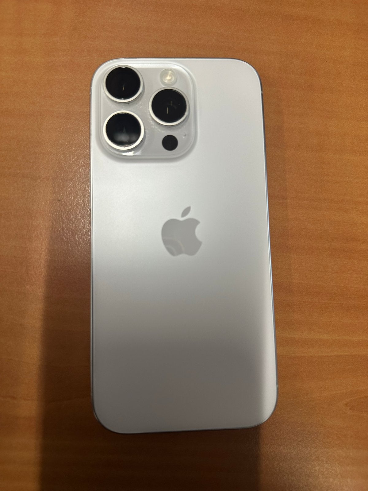 iPhone 16 Pro 128 GB Wit - Accu 97%, Telecommunicatie, Mobiele telefoons | Apple iPhone, IPhone 16 Pro, 97 %, 128 GB, Wit