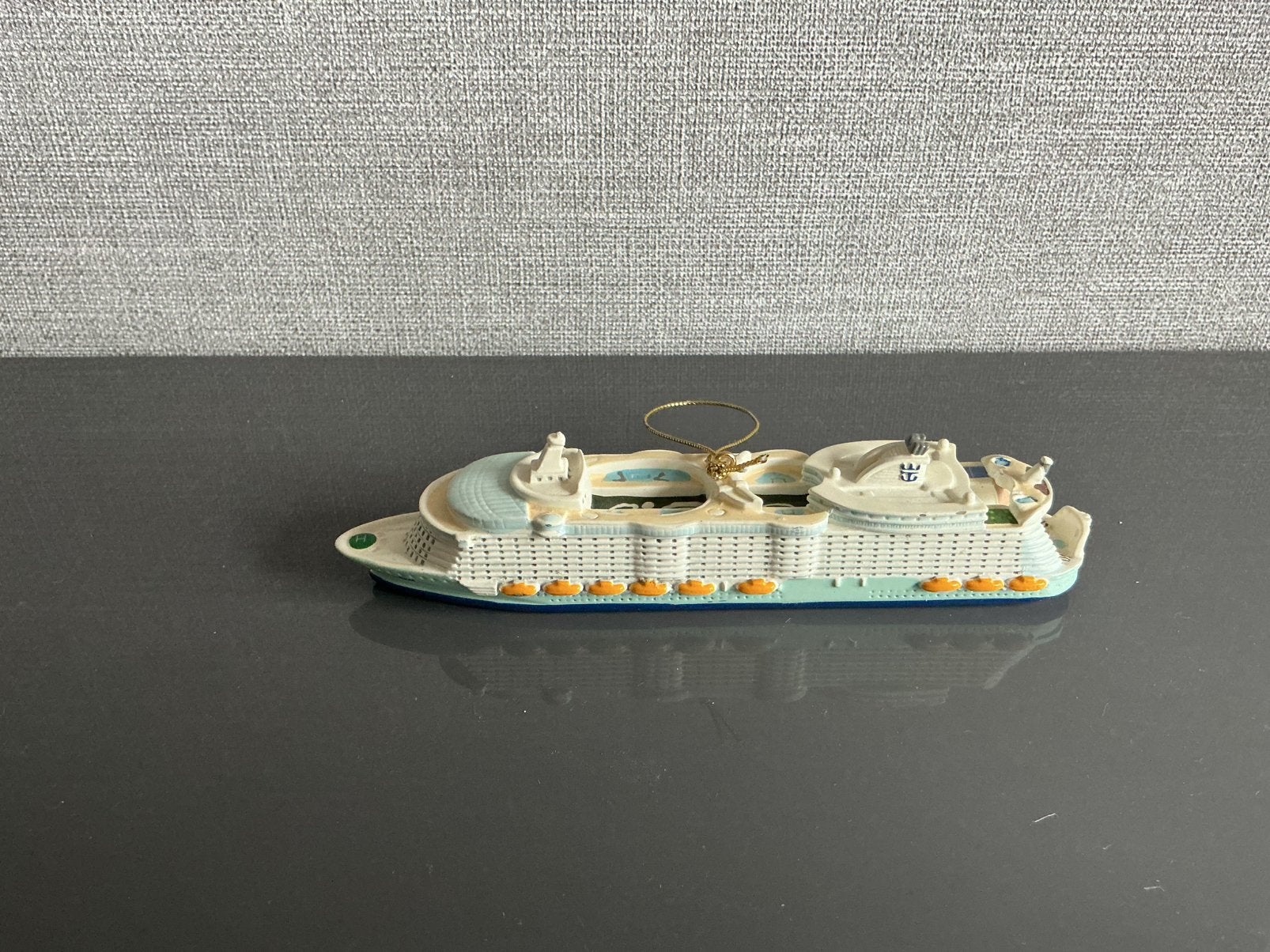Royal Caribean -Oasis of the Seas- miniatuur hanger, Verzamelen, Ophalen of Verzenden, Zo goed als nieuw, Overige typen