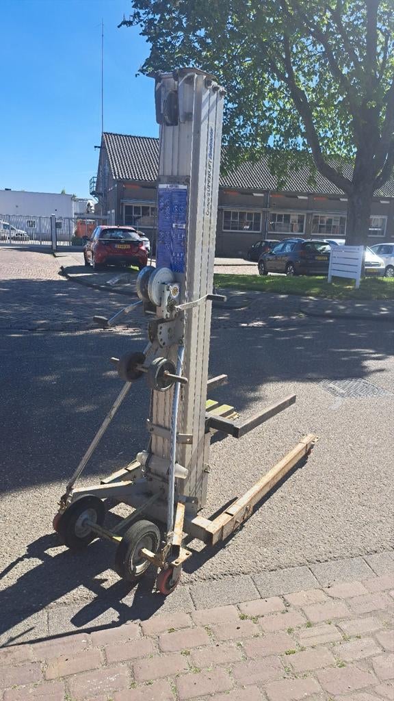Te koop kanaal lift, Doe-het-zelf en Verbouw, Steigers, Ophalen, Overige typen, 5 meter of hoger